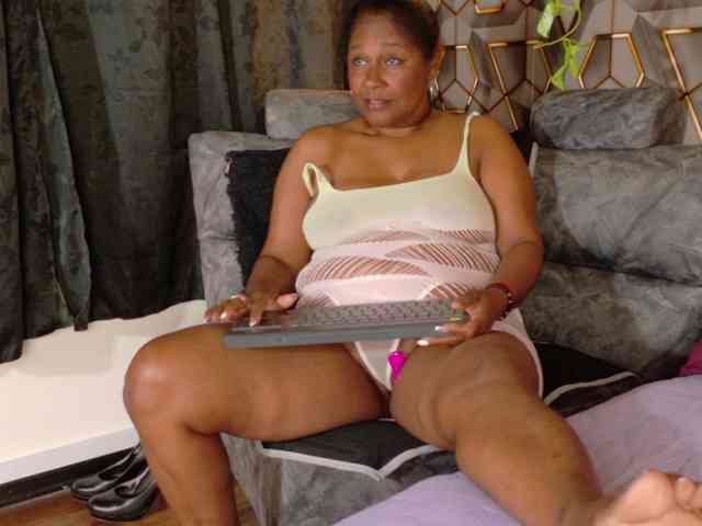 Miia-Blace Live Webcam on BongaCams