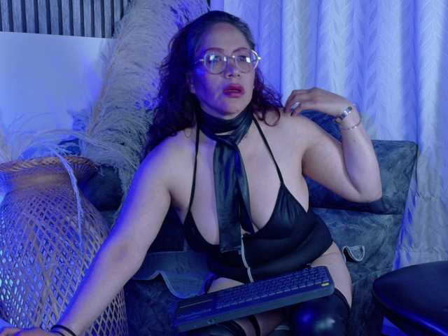 Mariia-Paulaa live cam on BongaCams
