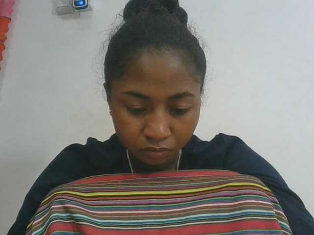 Marinah1a live cam on BongaCams
