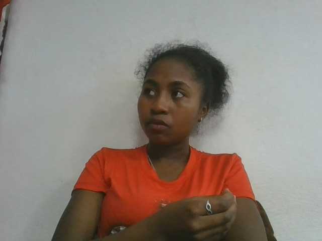 Marinah1a live cam on BongaCams
