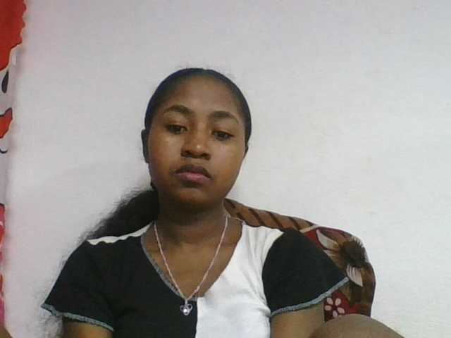 Marinah1a live cam on BongaCams
