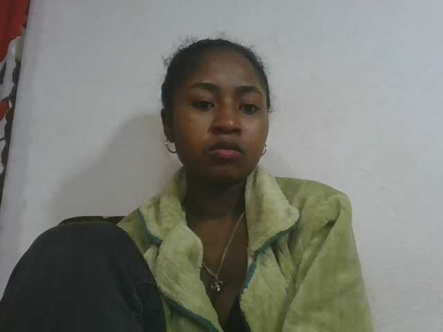 Marinah1a live cam on BongaCams