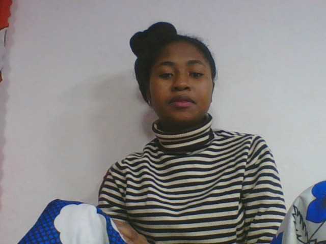 Marinah1a live cam on BongaCams
