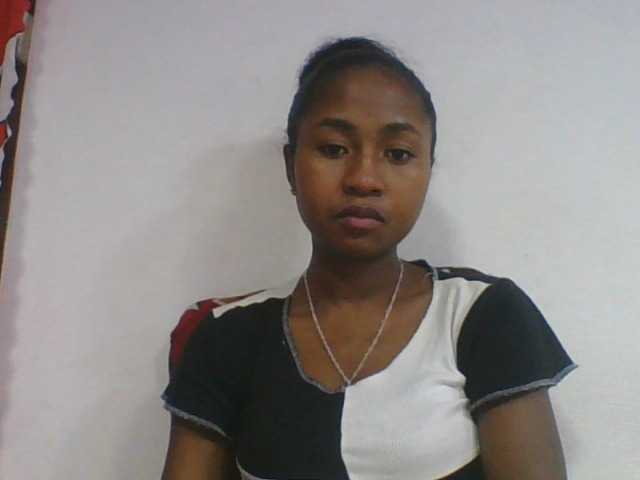 Marinah1a live cam on BongaCams