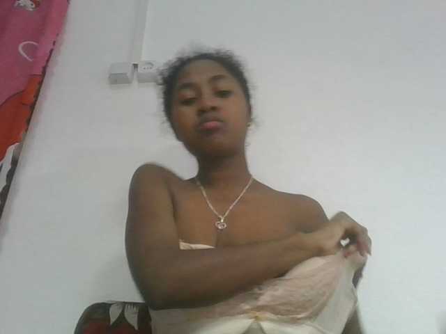 Marinah1a live cam on BongaCams