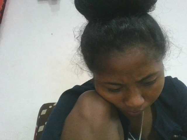 Marinah1a live cam on BongaCams
