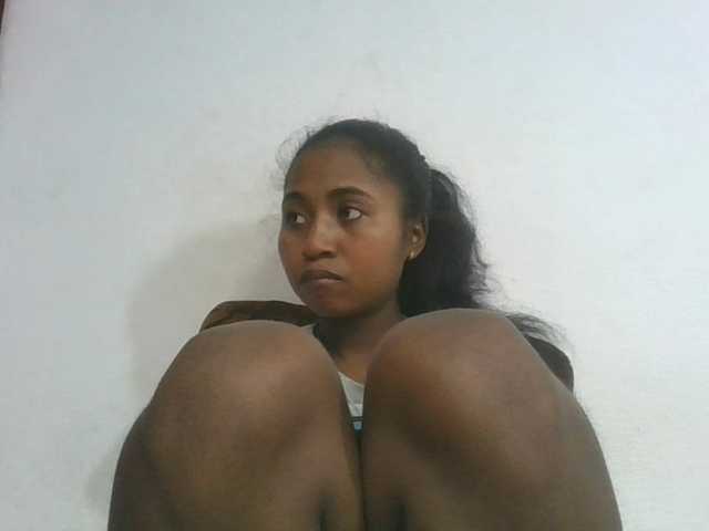 Marinah1a live cam on BongaCams