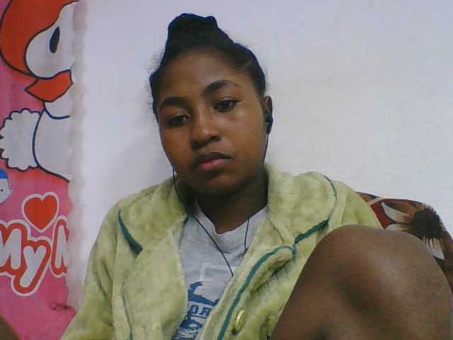 Marinah1a live cam on BongaCams