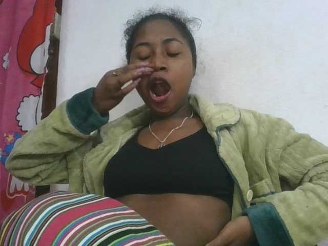 Marinah1a live cam on BongaCams