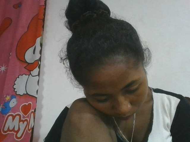 Marinah1a live cam on BongaCams