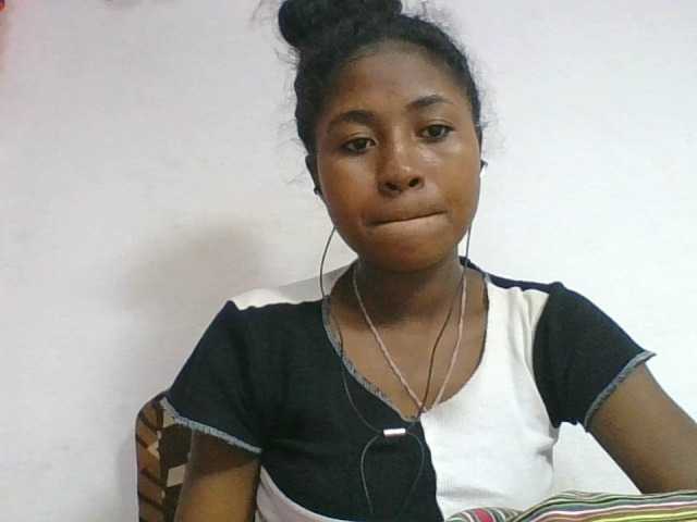 Marinah1a live cam on BongaCams