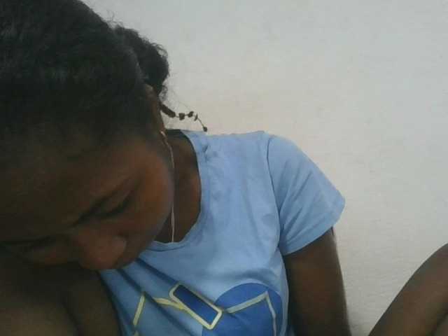 Marinah1a live cam on BongaCams