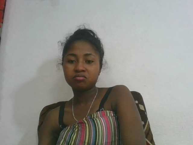 Marinah1a live cam on BongaCams