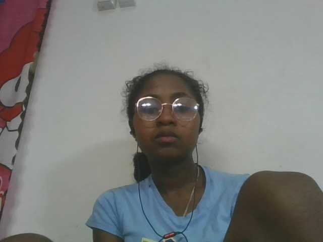 Marinah1a live cam on BongaCams