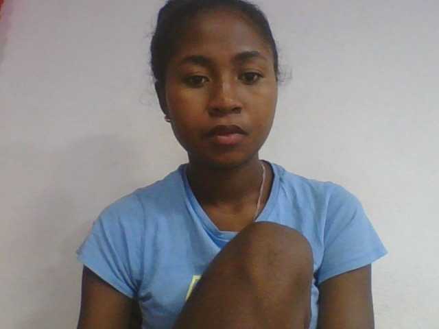 Marinah1a live cam on BongaCams