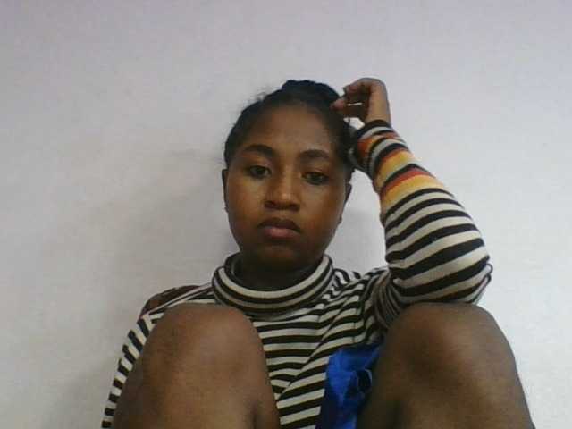 Marinah1a live cam on BongaCams