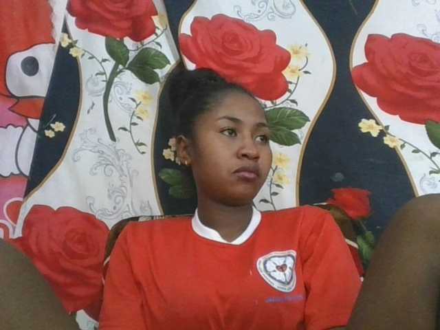 Marinah1a live cam on BongaCams