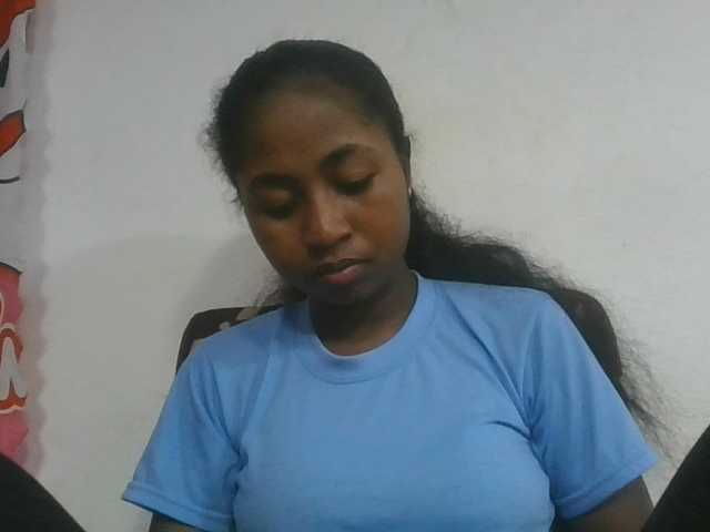 Marinah1a live cam on BongaCams