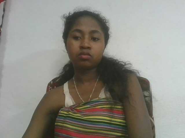 Marinah1a live cam on BongaCams