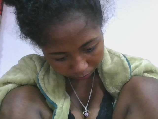 Marinah1a live cam on BongaCams