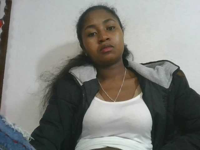 Marinah1a live cam on BongaCams