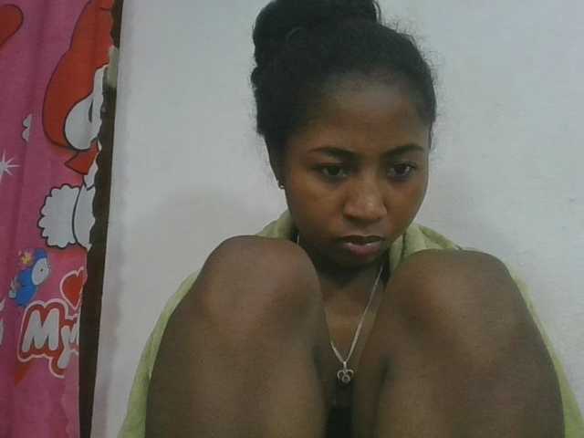 Marinah1a live cam on BongaCams