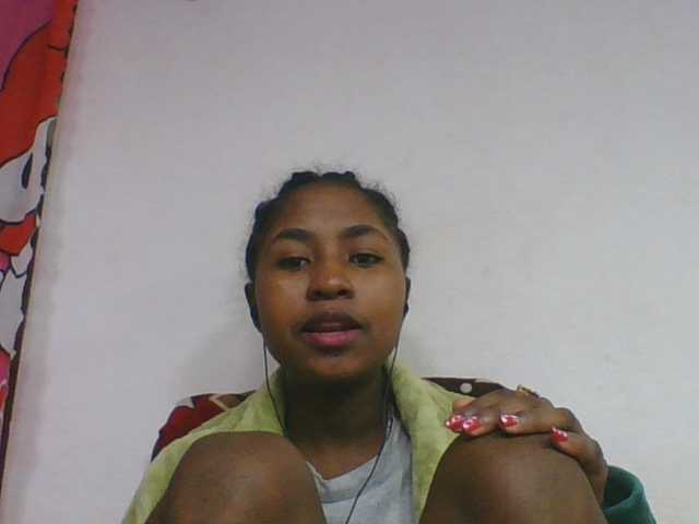 Marinah1a live cam on BongaCams