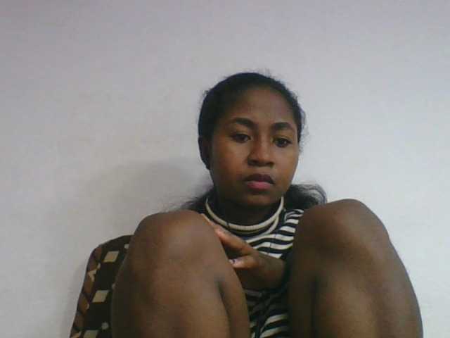 Marinah1a live cam on BongaCams