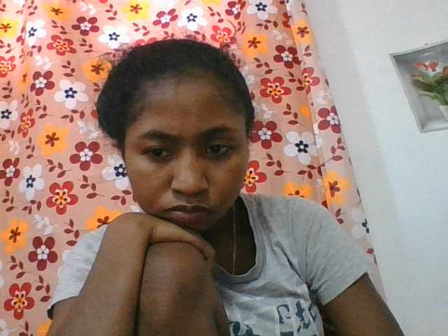 Marinah1a live cam on BongaCams
