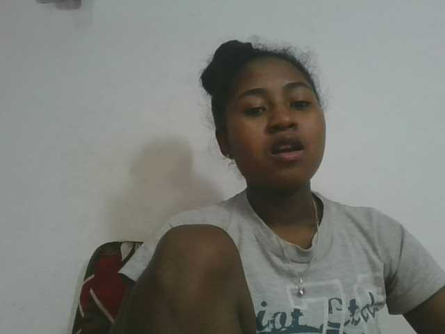 Marinah1a live cam on BongaCams