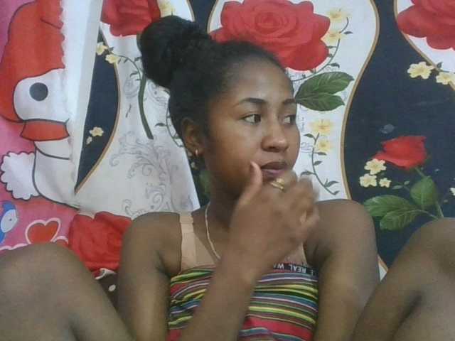 Marinah1a live cam on BongaCams