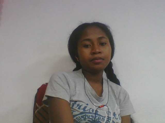 Marinah1a live cam on BongaCams