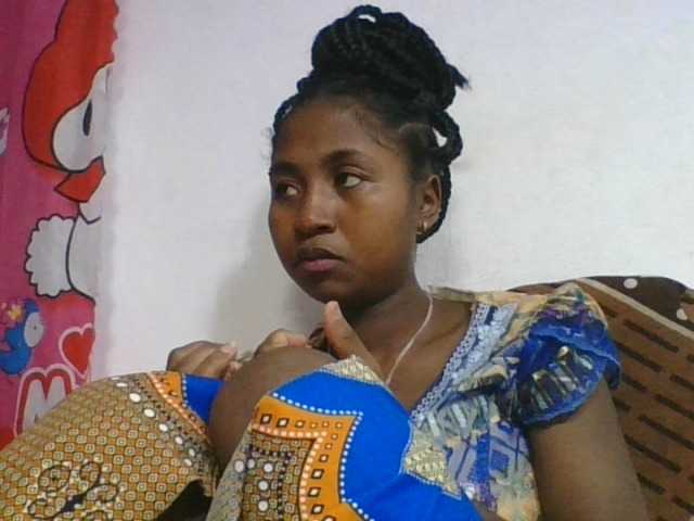 Marinah1a live cam on BongaCams
