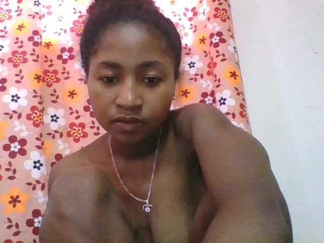 Marinah1a live cam on BongaCams