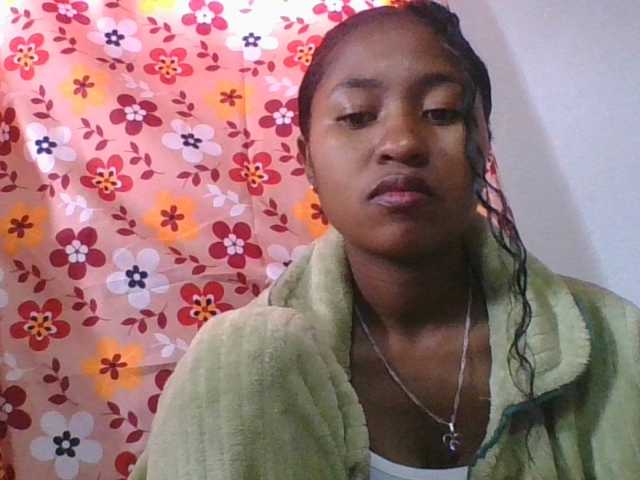 Marinah1a live cam on BongaCams