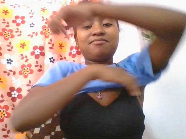 Marinah1a live cam on BongaCams