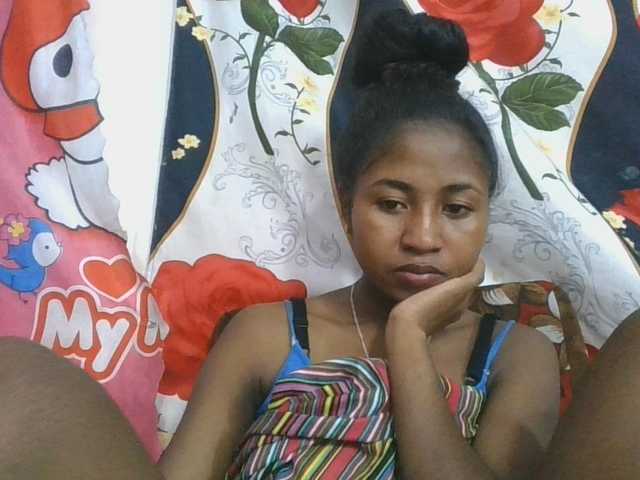 Marinah1a live cam on BongaCams