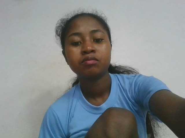 Marinah1a live cam on BongaCams