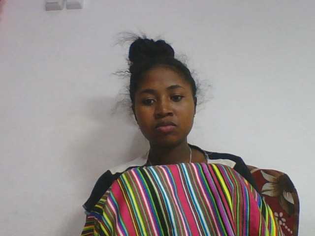 Marinah1a live cam on BongaCams