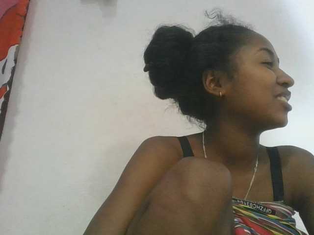 Marinah1a live cam on BongaCams