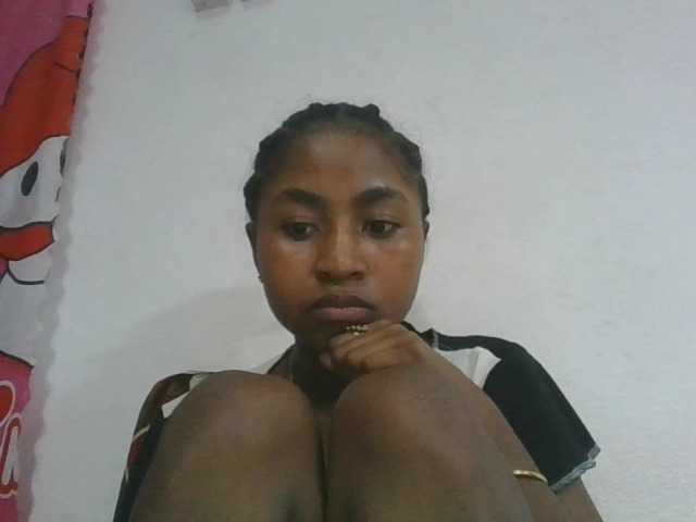 Marinah1a live cam on BongaCams