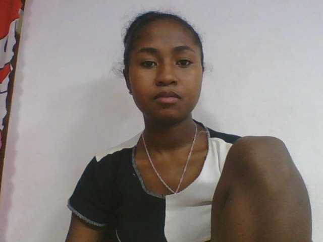 Marinah1a live cam on BongaCams