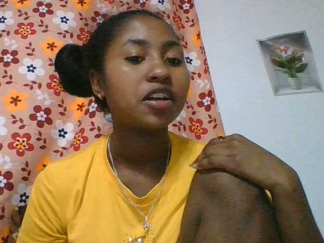 Marinah1a live cam on BongaCams