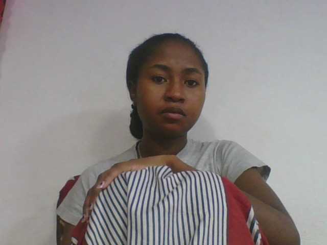 Marinah1a live cam on BongaCams