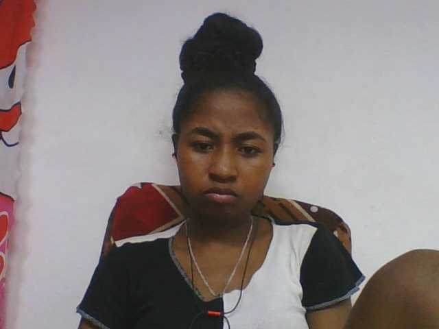 Marinah1a live cam on BongaCams