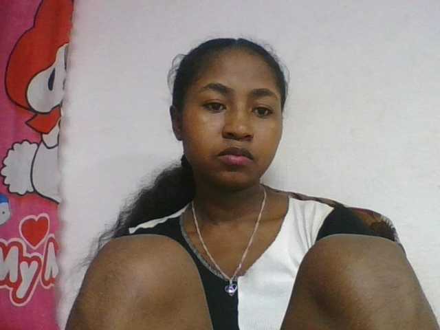 Marinah1a live cam on BongaCams
