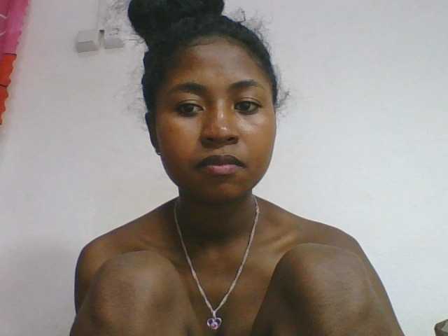 Marinah1a live cam on BongaCams