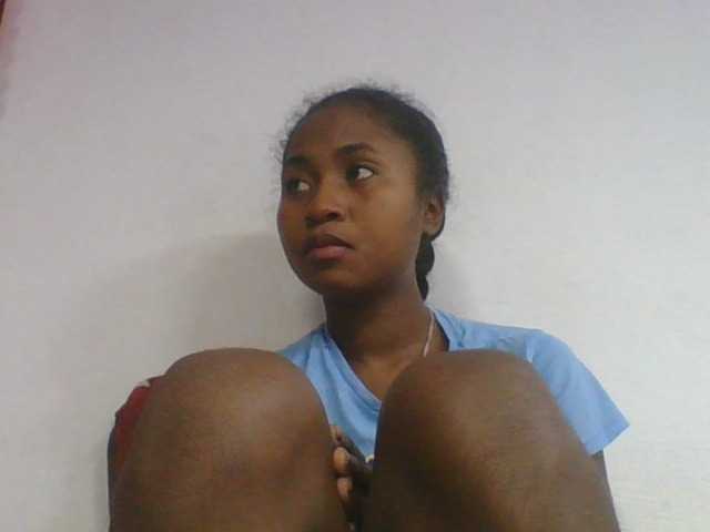Marinah1a live cam on BongaCams