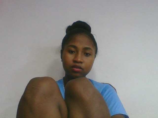 Marinah1a live cam on BongaCams
