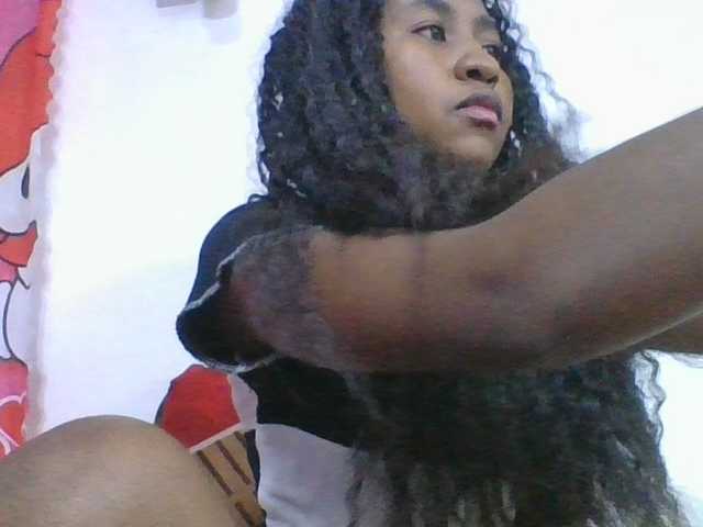 Marinah1a live cam on BongaCams